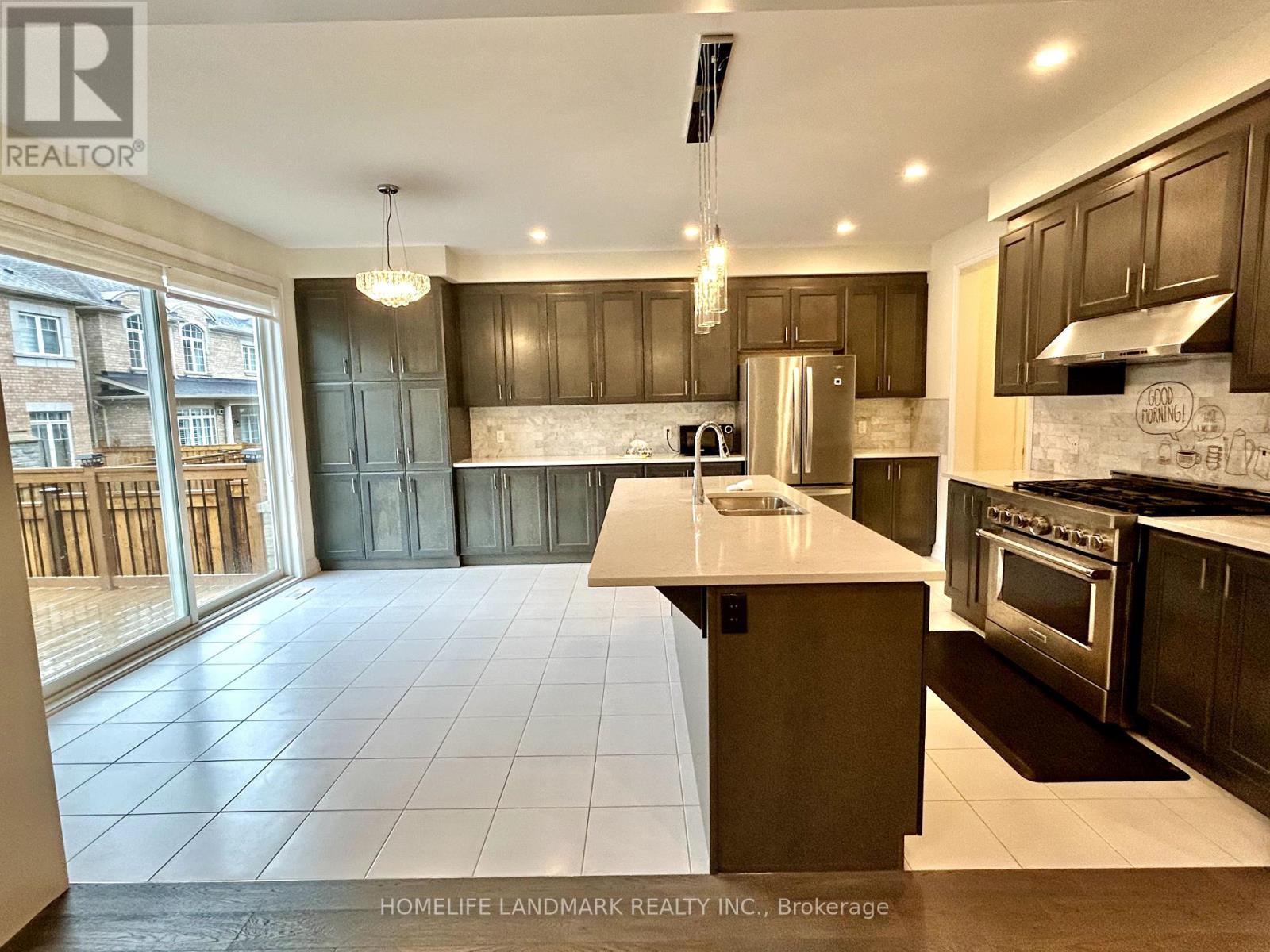140 Bowbeer Road, Oakville, Ontario  L6H 0Y6 - Photo 4 - W12169729
