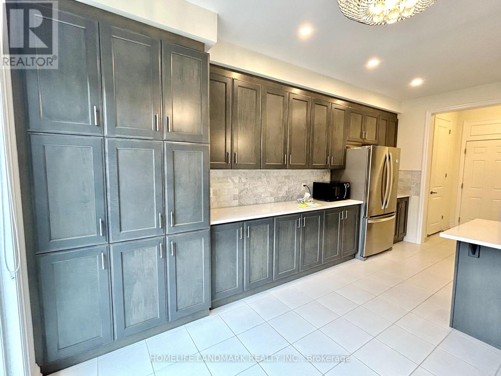 140 Bowbeer Road, Oakville, Ontario  L6H 0Y6 - Photo 6 - W12169729