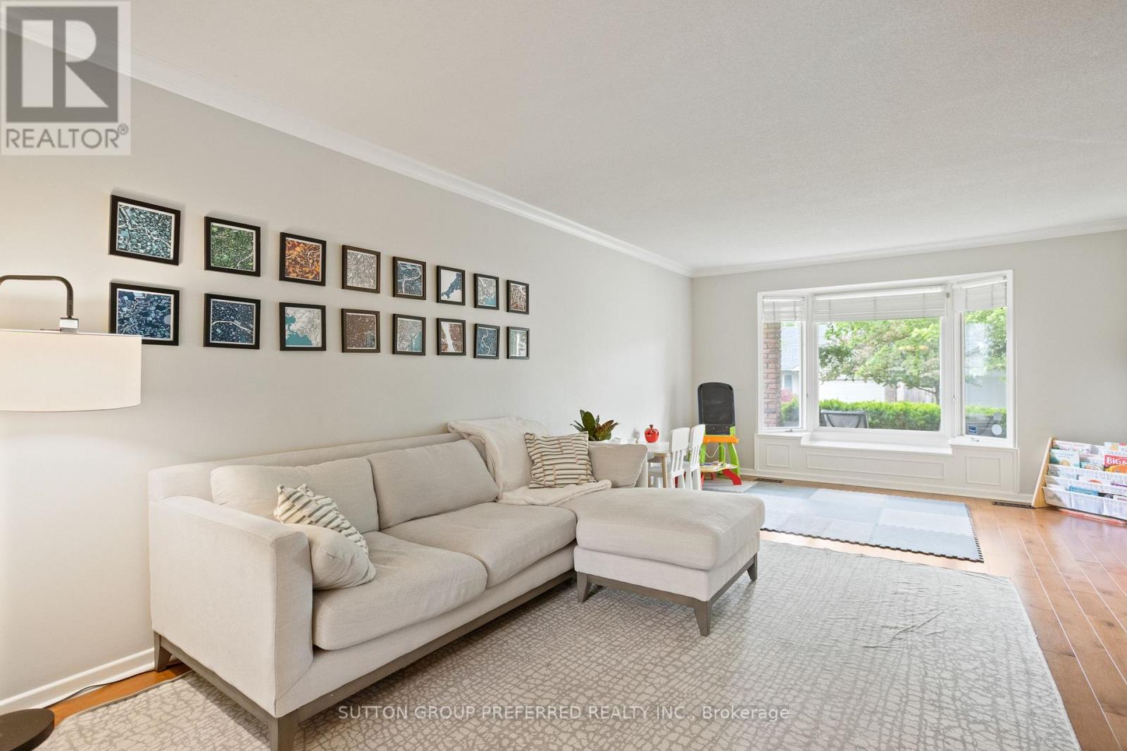 Photo 10 of 48 for 661 Cranbrook Road
