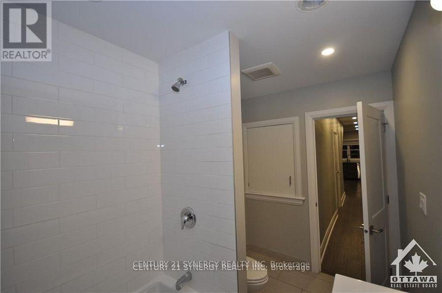 2 - 571 Mcleod Street, Ottawa, Ontario  K1R 5R2 - Photo 16 - X12205871