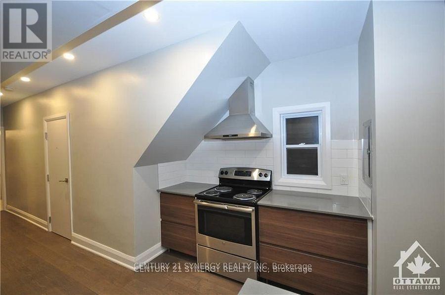 2 - 571 Mcleod Street, Ottawa, Ontario  K1R 5R2 - Photo 4 - X12205871
