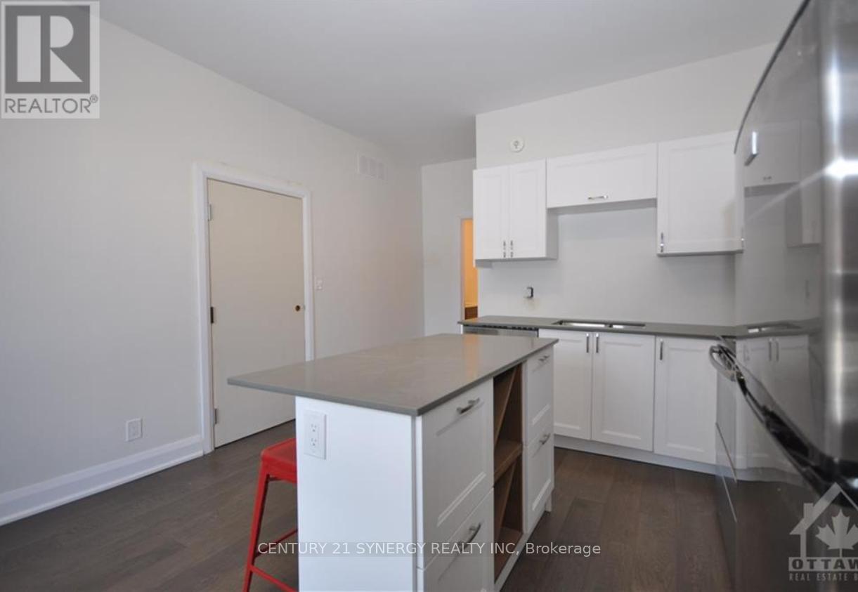 1a - 571 Mcleod Street, Ottawa, Ontario  K1R 5R2 - Photo 4 - X12205872
