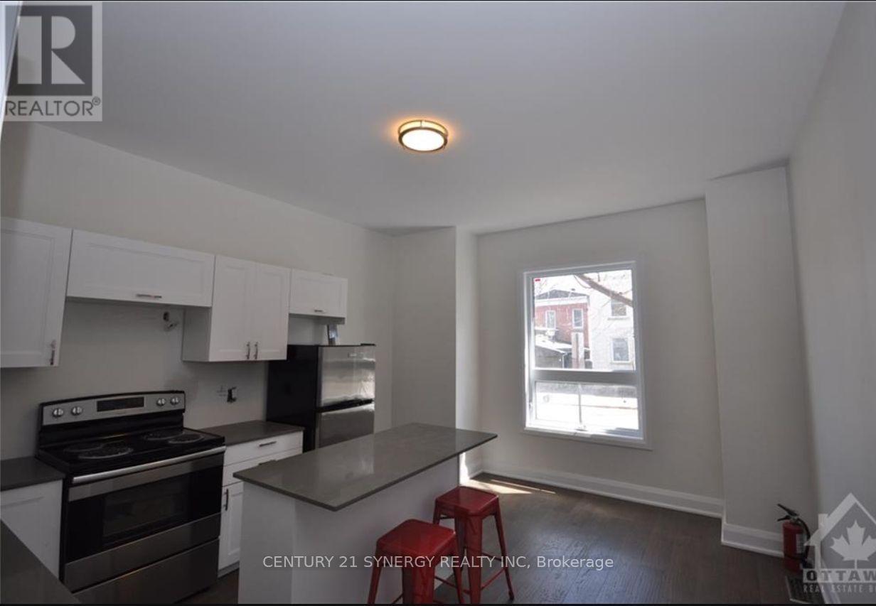 1a - 571 Mcleod Street, Ottawa, Ontario  K1R 5R2 - Photo 5 - X12205872