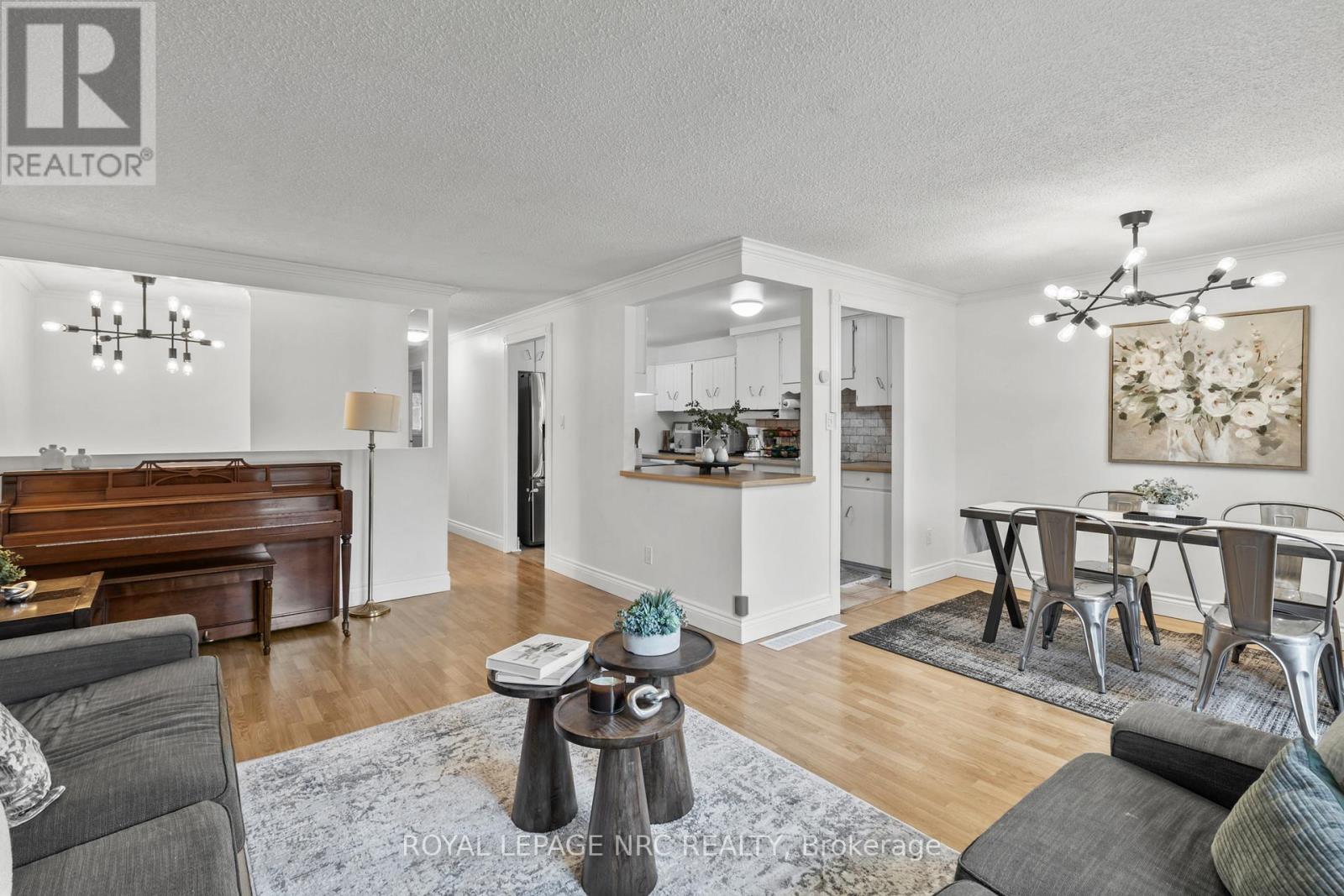 21 Garfield Lane, St. Catharines, Ontario  L2R 7G9 - Photo 10 - X12205864