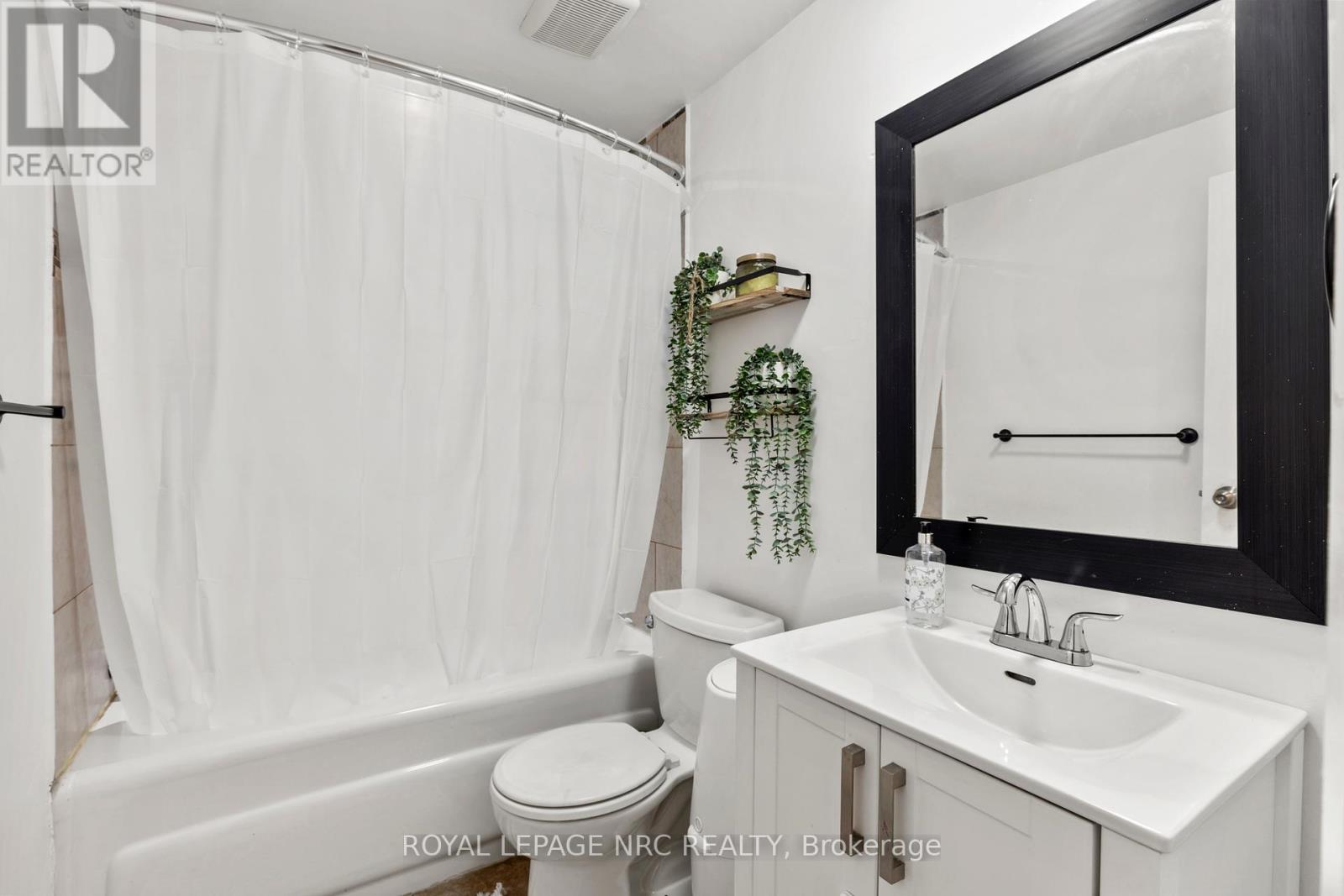 21 Garfield Lane, St. Catharines, Ontario  L2R 7G9 - Photo 17 - X12205864
