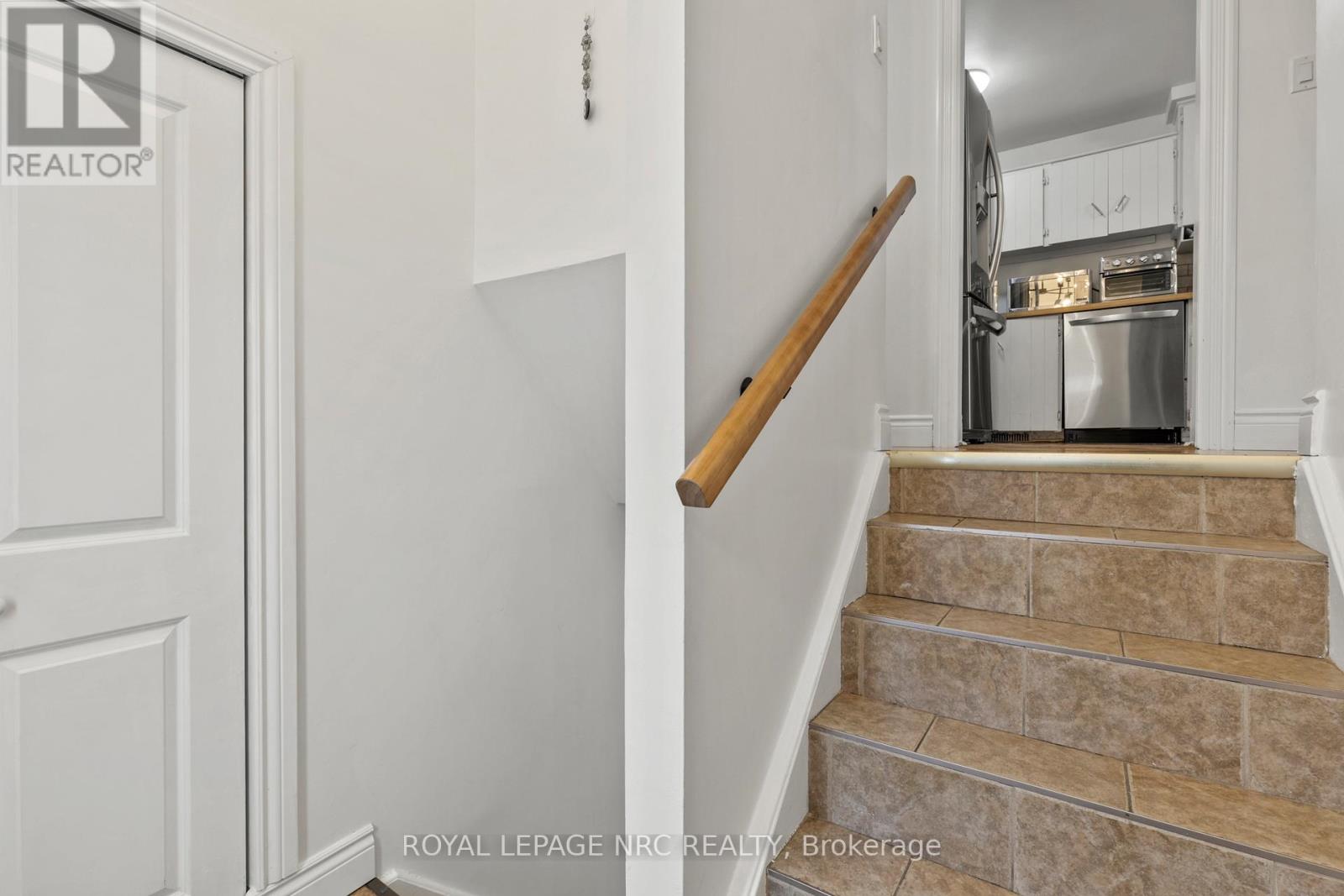 21 Garfield Lane, St. Catharines, Ontario  L2R 7G9 - Photo 21 - X12205864