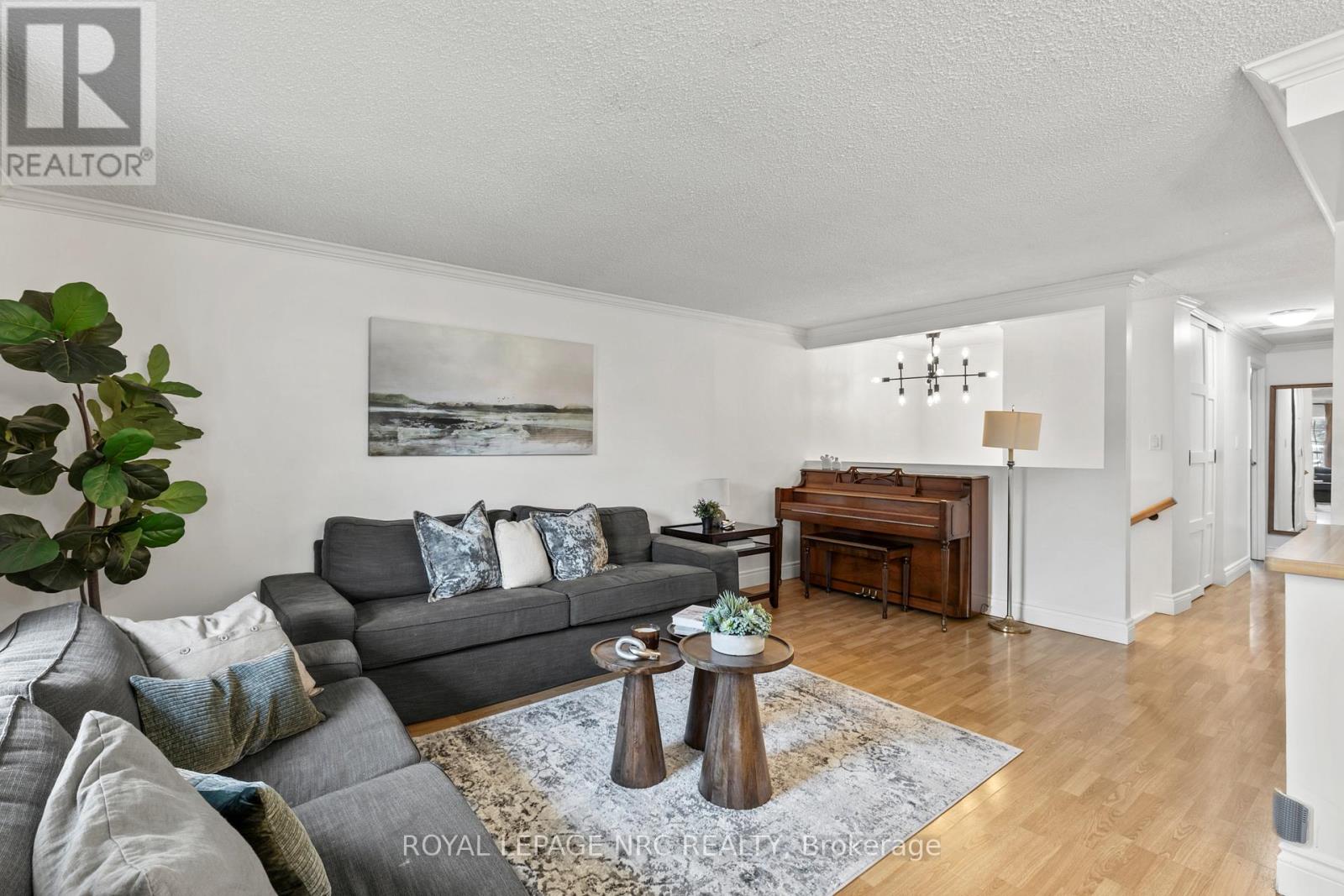 21 Garfield Lane, St. Catharines, Ontario  L2R 7G9 - Photo 9 - X12205864