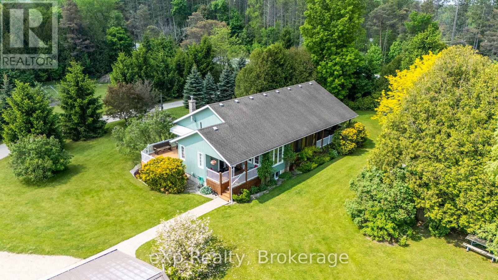 Rr1 - 314839 6 Highway, West Grey, Ontario  N0G 1R0 - Photo 2 - X12205881