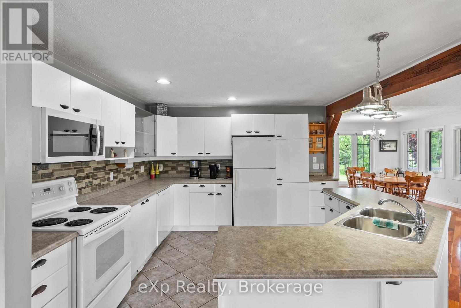 Rr1 - 314839 6 Highway, West Grey, Ontario  N0G 1R0 - Photo 21 - X12205881
