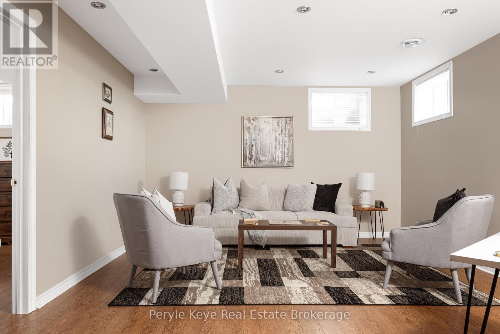 30 Durham Road, Bracebridge, Ontario  P1L 0B7 - Photo 3 - X12205885