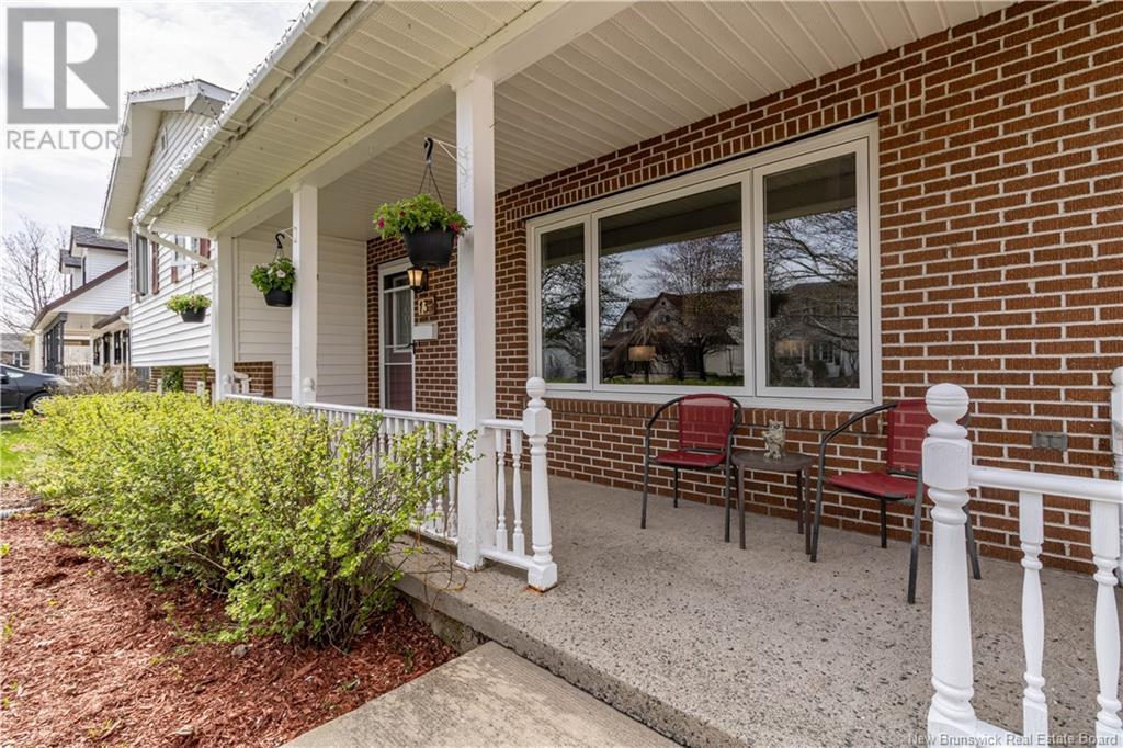 Property at 13 Amberwood Court image 2