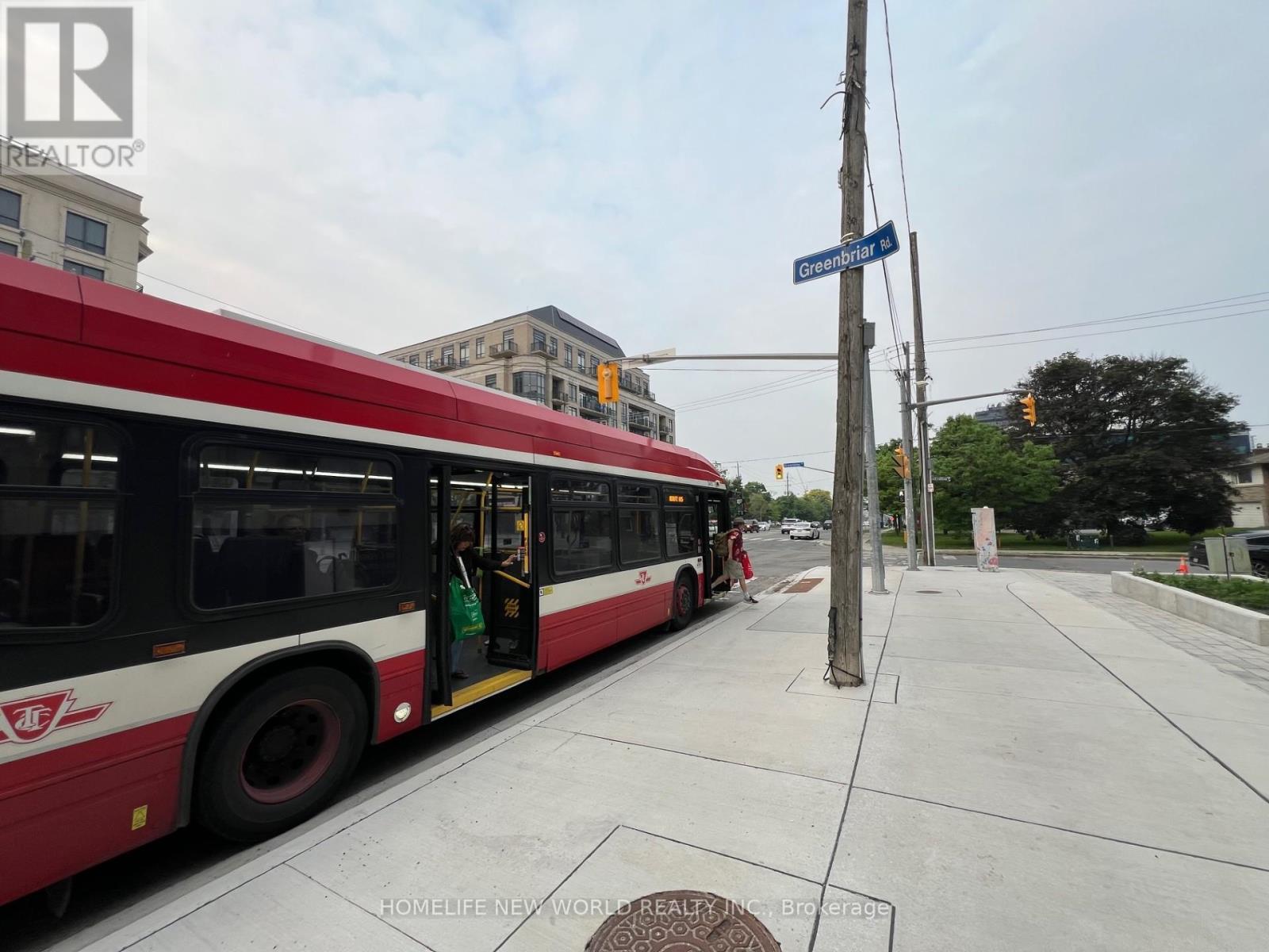 209 - 6 Greenbriar Road, Toronto, Ontario  M2K 0H6 - Photo 4 - C12205831