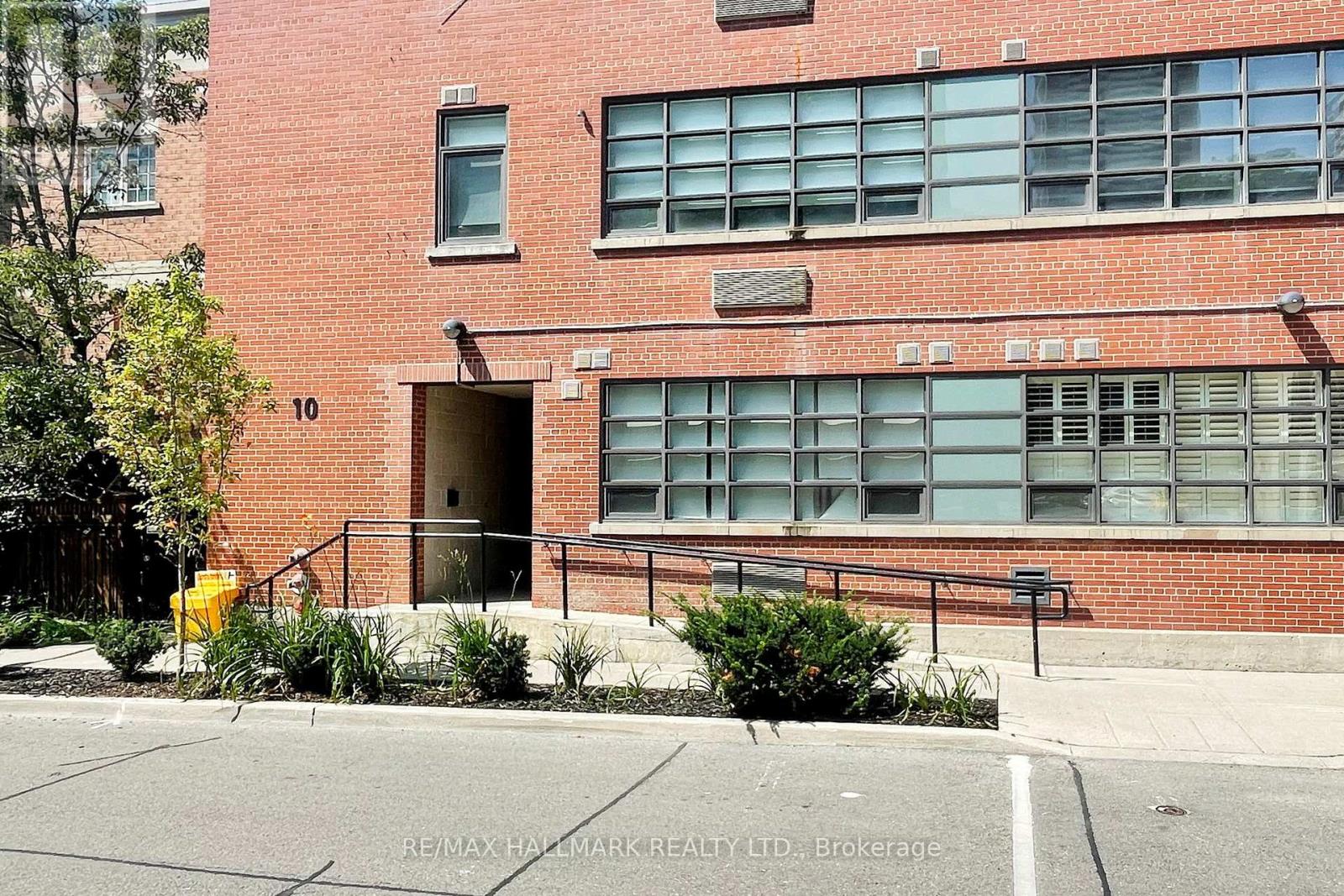 206 - 10 Wellesley Place S, Toronto, Ontario  M4Y 1B1 - Photo 3 - C12205846