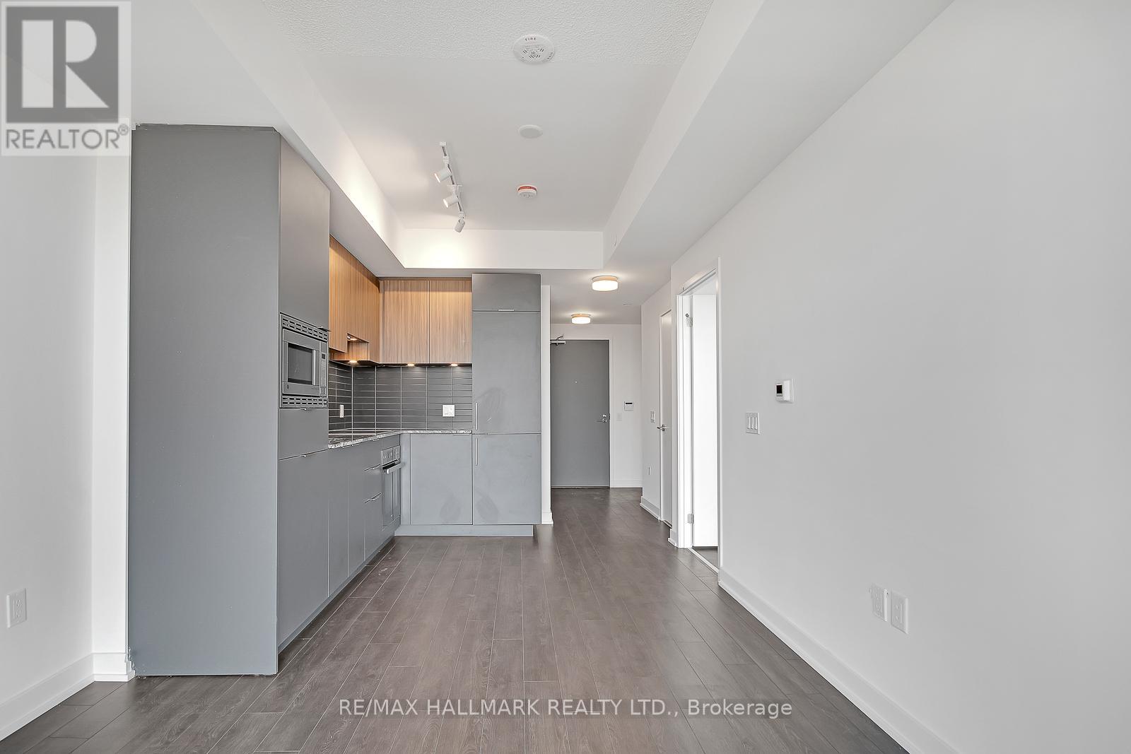 1803 - 50 O'neill Road, Toronto (Banbury-Don Mills), Ontario  M3C 0R1 - Photo 4 - C12205867