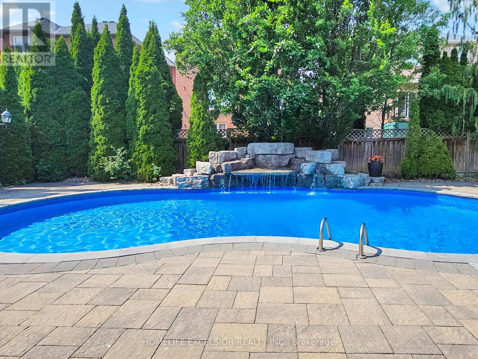 66 Woodstone Avenue, Richmond Hill, Ontario  L4S 1G9 - Photo 4 - N12205832