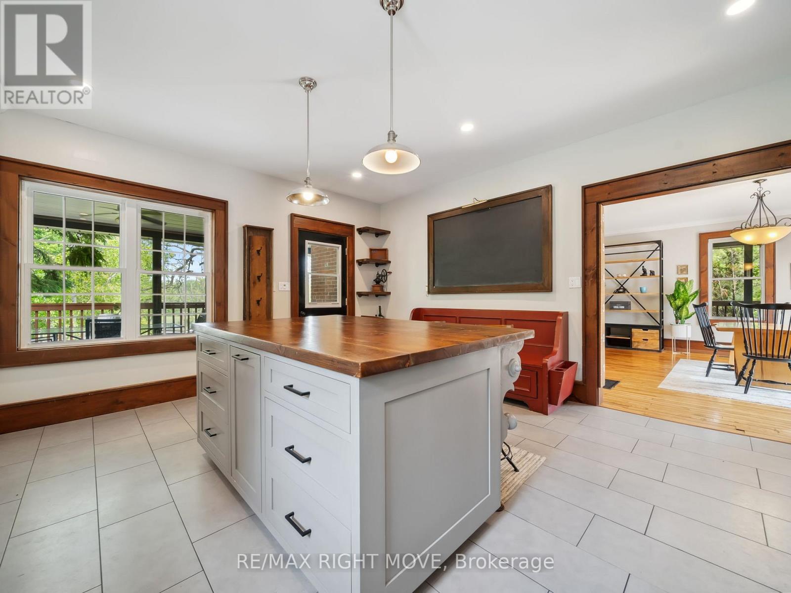 3062 Townline Rr5 Townline, Oro-Medonte, Ontario  L0K 1E0 - Photo 16 - S12205870