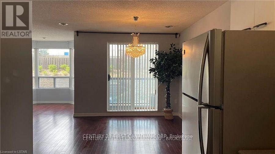203 - 30 Chapman Court, London North, Ontario  N6G 4Y4 - Photo 11 - X12205919
