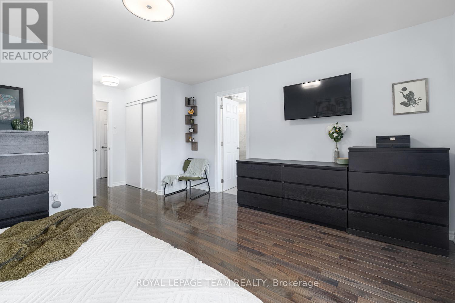 708 Logperch Circle, Ottawa, Ontario  K2J 0R8 - Photo 22 - X12205901