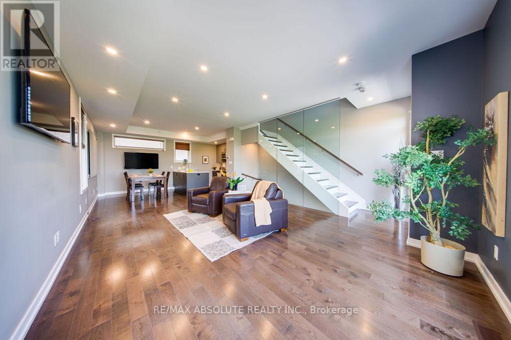 2 C Railway Street, Ottawa, Ontario  K1S 4N9 - Photo 18 - X12205903