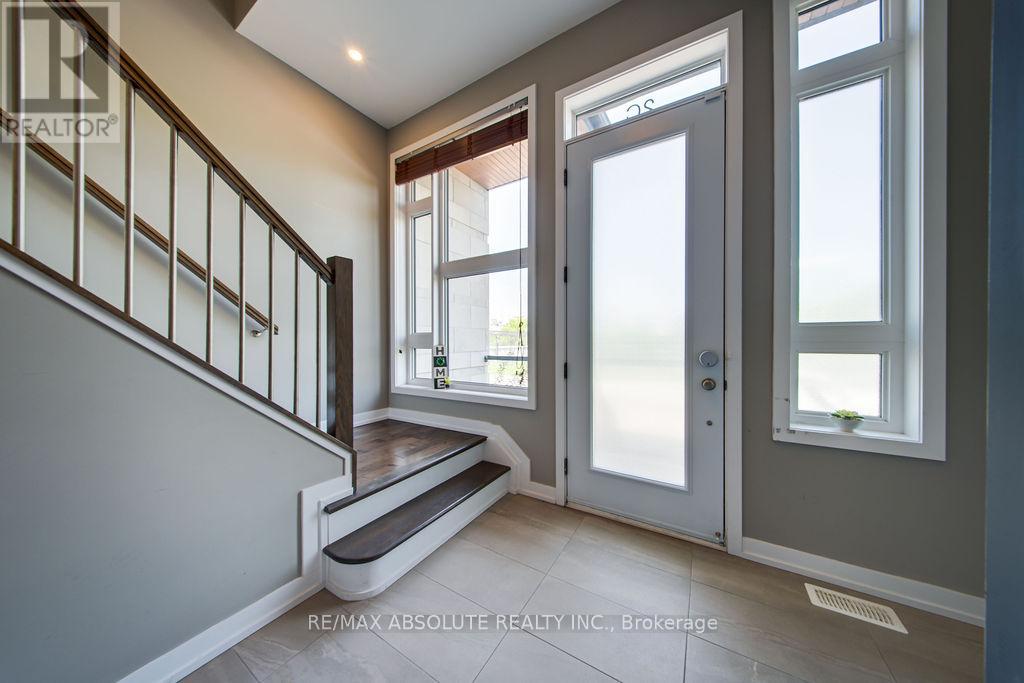 2 C Railway Street, Ottawa, Ontario  K1S 4N9 - Photo 4 - X12205903