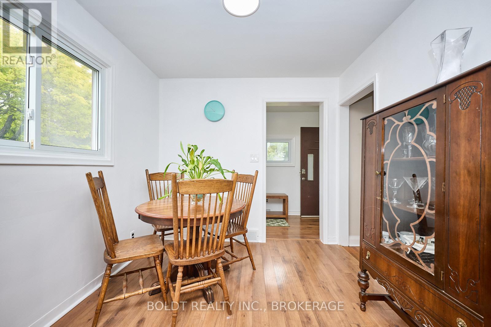 130 Gadsby Avenue, Welland, Ontario  L3C 1A9 - Photo 10 - X12205892