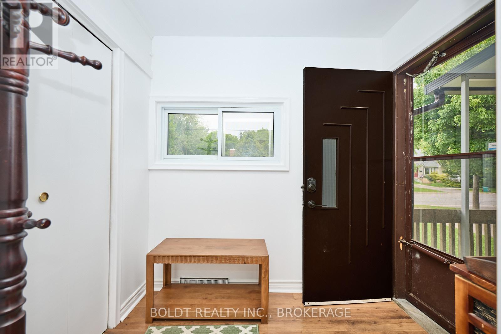 130 Gadsby Avenue, Welland, Ontario  L3C 1A9 - Photo 5 - X12205892