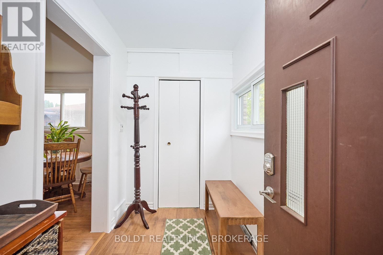 130 Gadsby Avenue, Welland, Ontario  L3C 1A9 - Photo 6 - X12205892