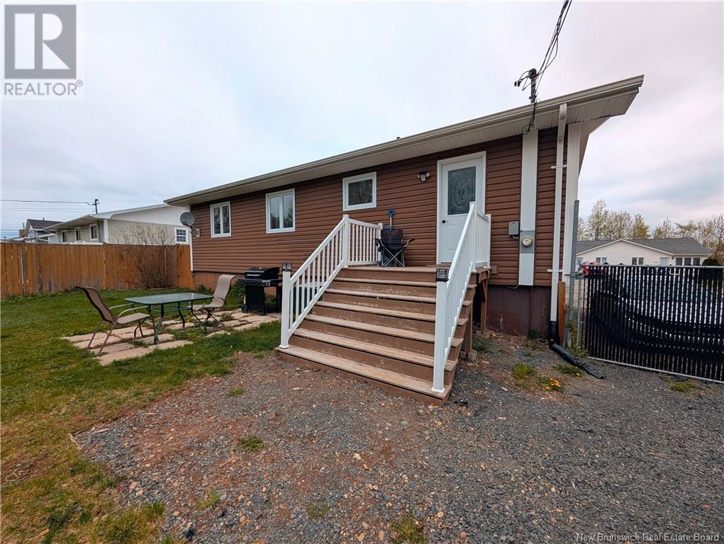Property at 1045 Victoria Avenue image 5