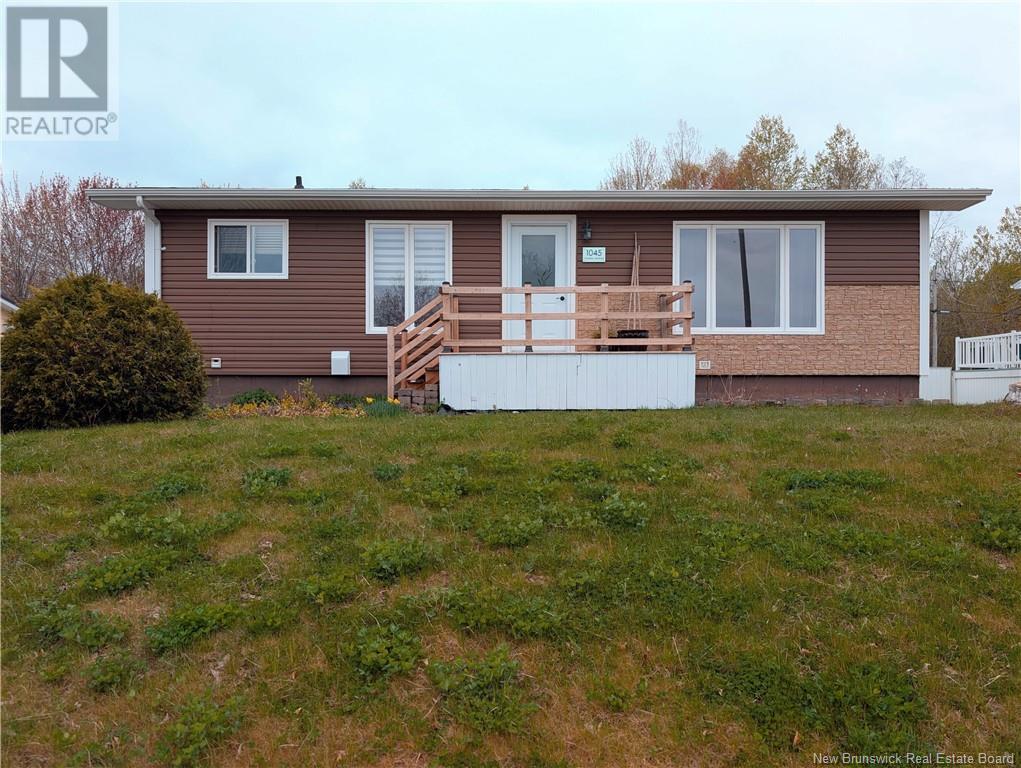 Property at 1045 Victoria Avenue image 2