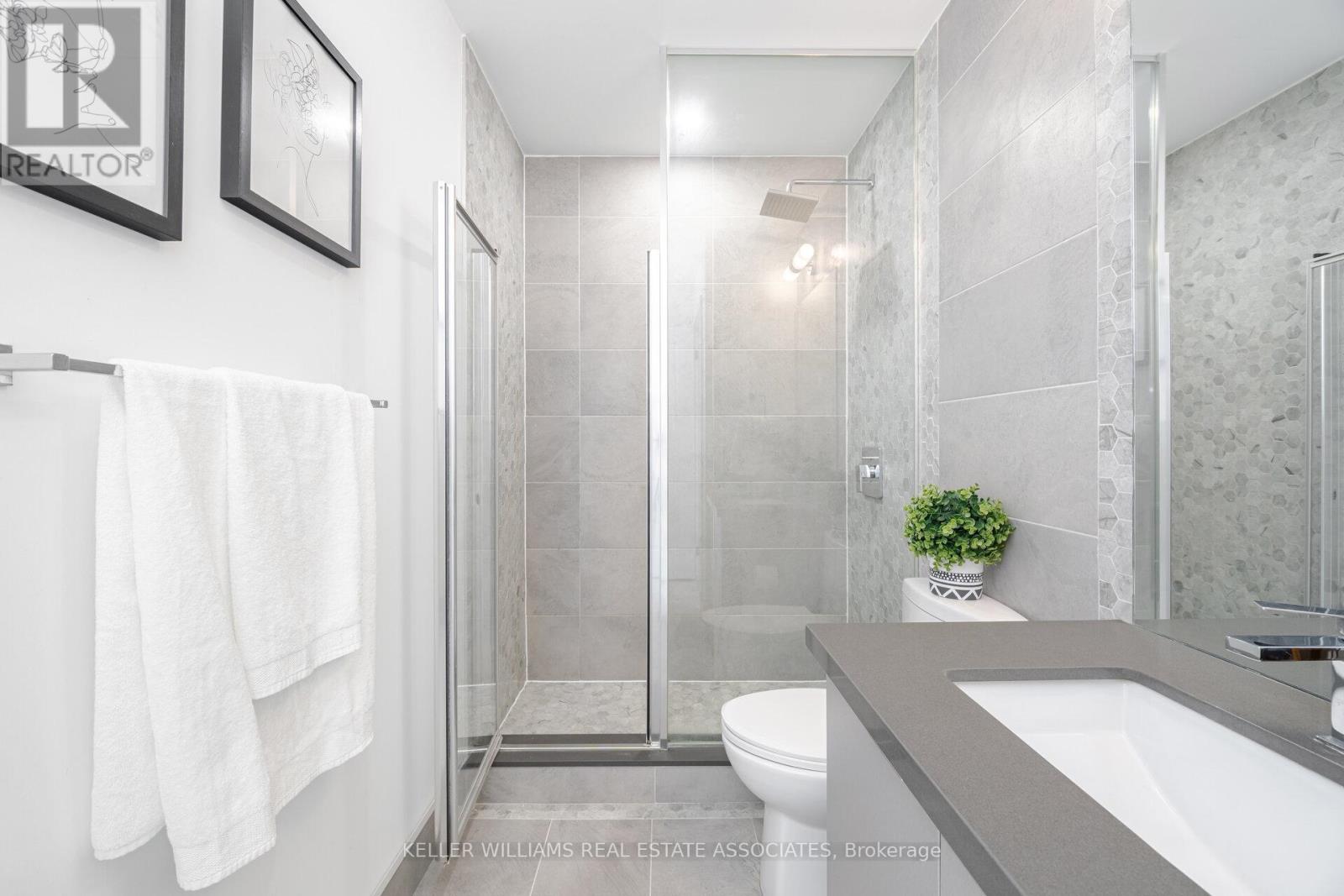 2003 - 297 Oak Walk Drive, Oakville, Ontario  L6H 3R6 - Photo 20 - W12205860
