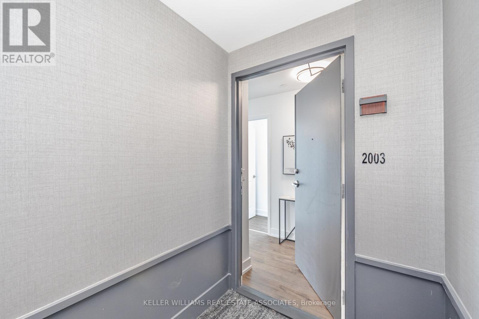 2003 - 297 Oak Walk Drive, Oakville, Ontario  L6H 3R6 - Photo 4 - W12205860