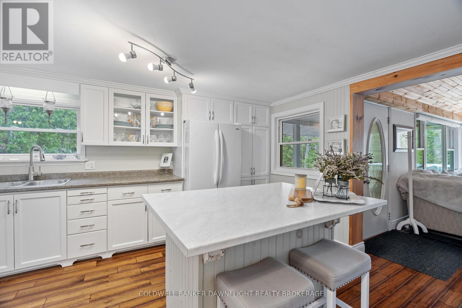 110 Mallard Street, Georgian Bluffs, Ontario  N0H 2T0 - Photo 17 - X12089348