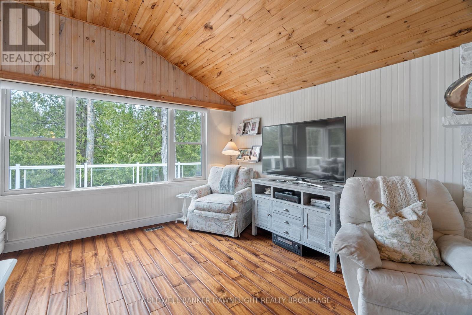 110 Mallard Street, Georgian Bluffs, Ontario  N0H 2T0 - Photo 9 - X12089348