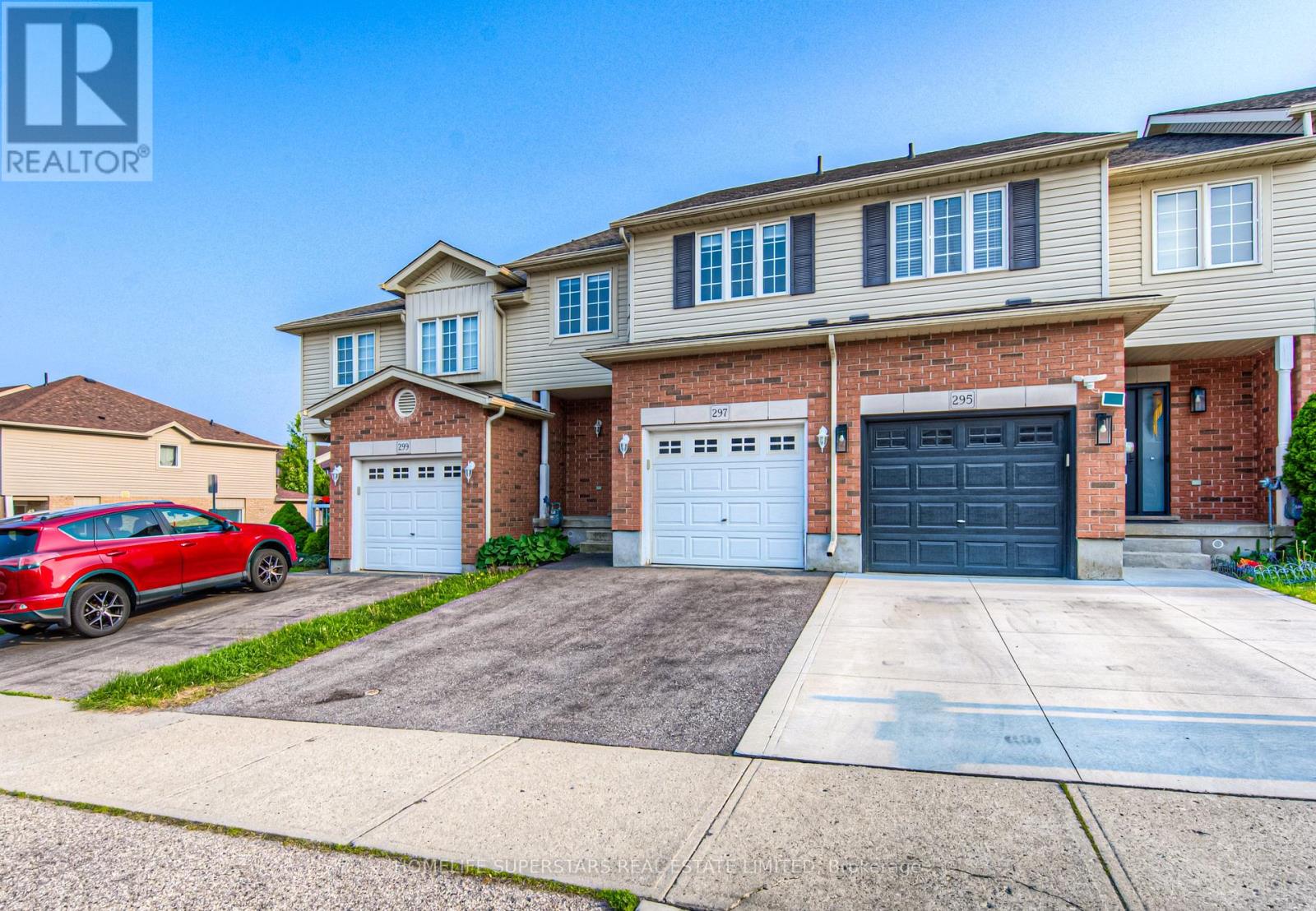 297 Briarmeadow Dr, Kitchener, Ontario  N2A 4K9 - Photo 2 - X12205810