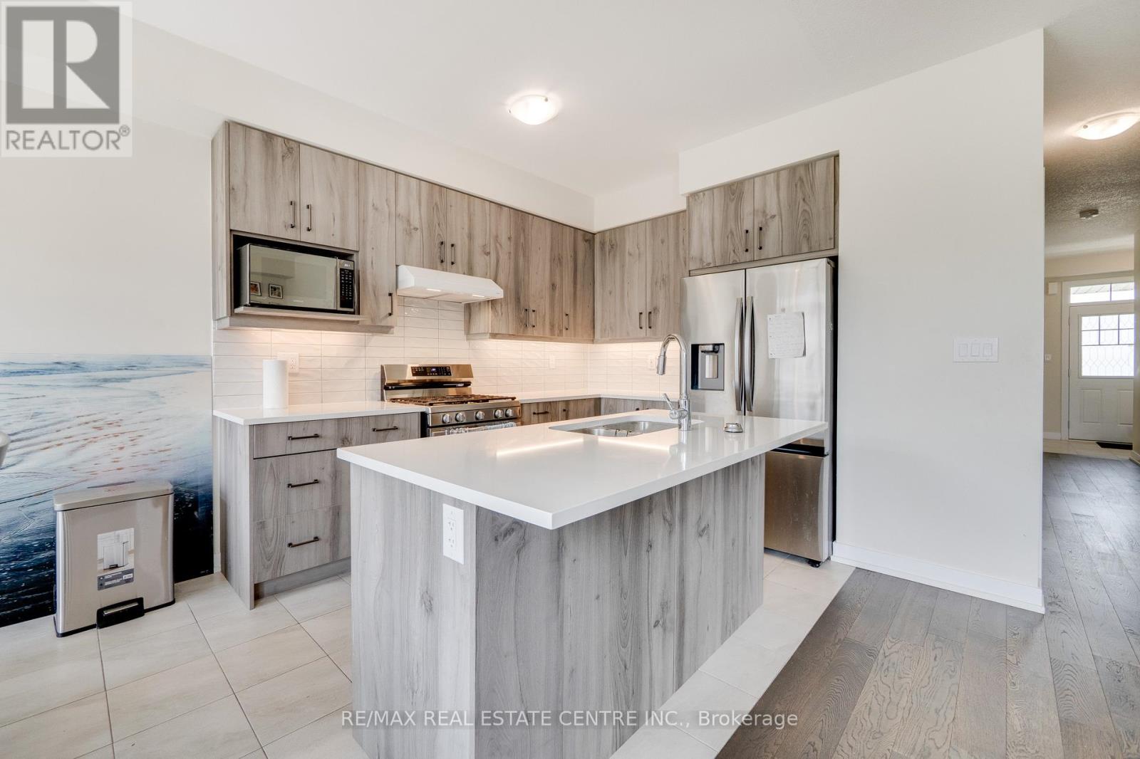 54 Lilac Circle, Haldimand, Ontario  N3W 0H6 - Photo 15 - X12205838
