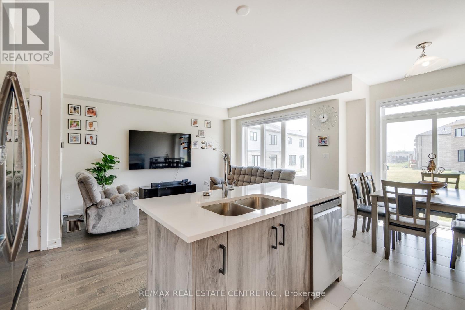 54 Lilac Circle, Haldimand, Ontario  N3W 0H6 - Photo 20 - X12205838