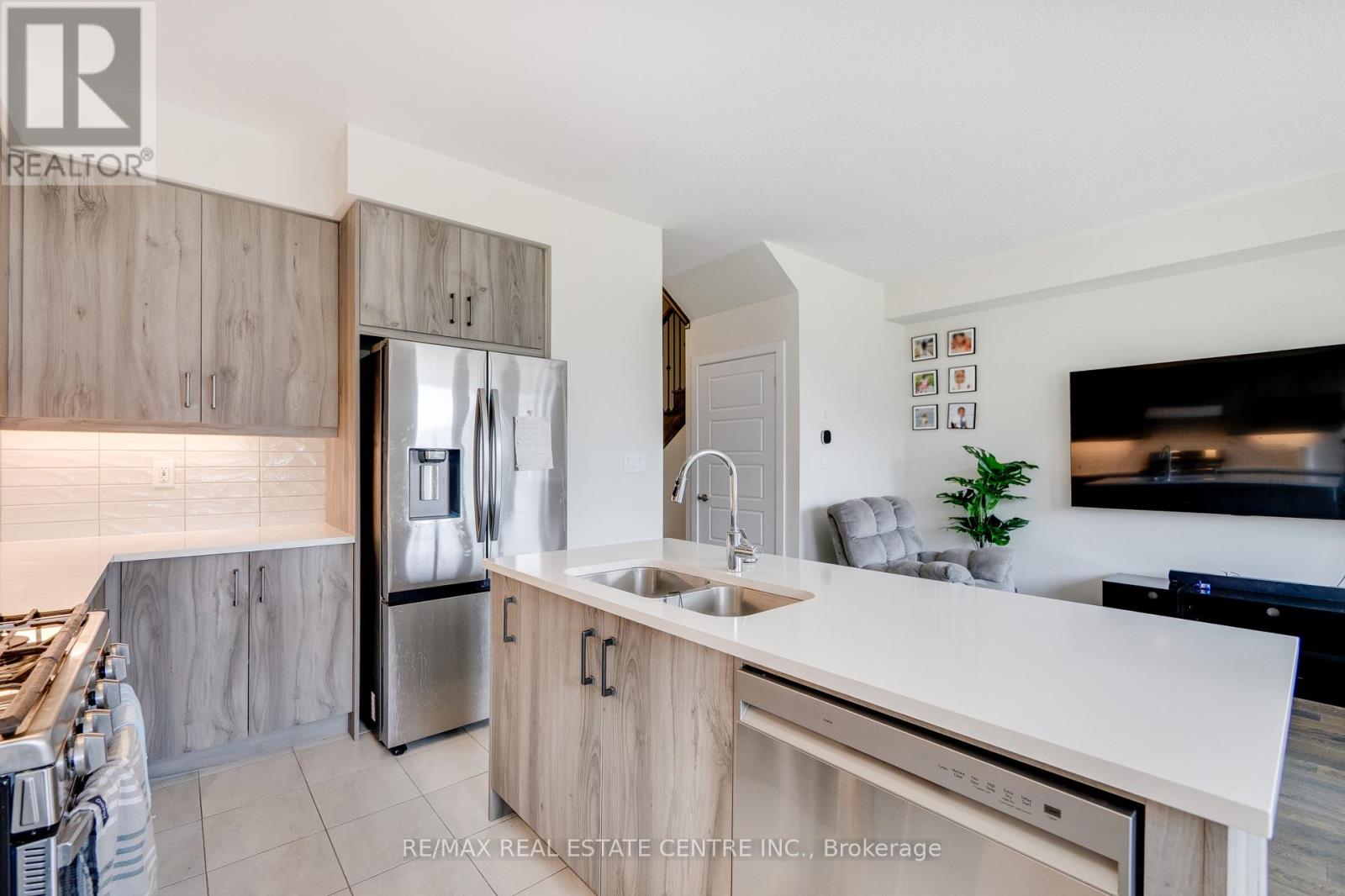 54 Lilac Circle, Haldimand, Ontario  N3W 0H6 - Photo 21 - X12205838