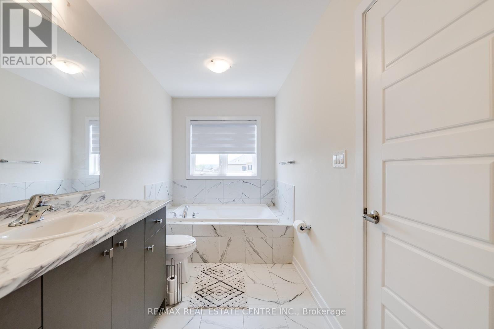 54 Lilac Circle, Haldimand, Ontario  N3W 0H6 - Photo 31 - X12205838