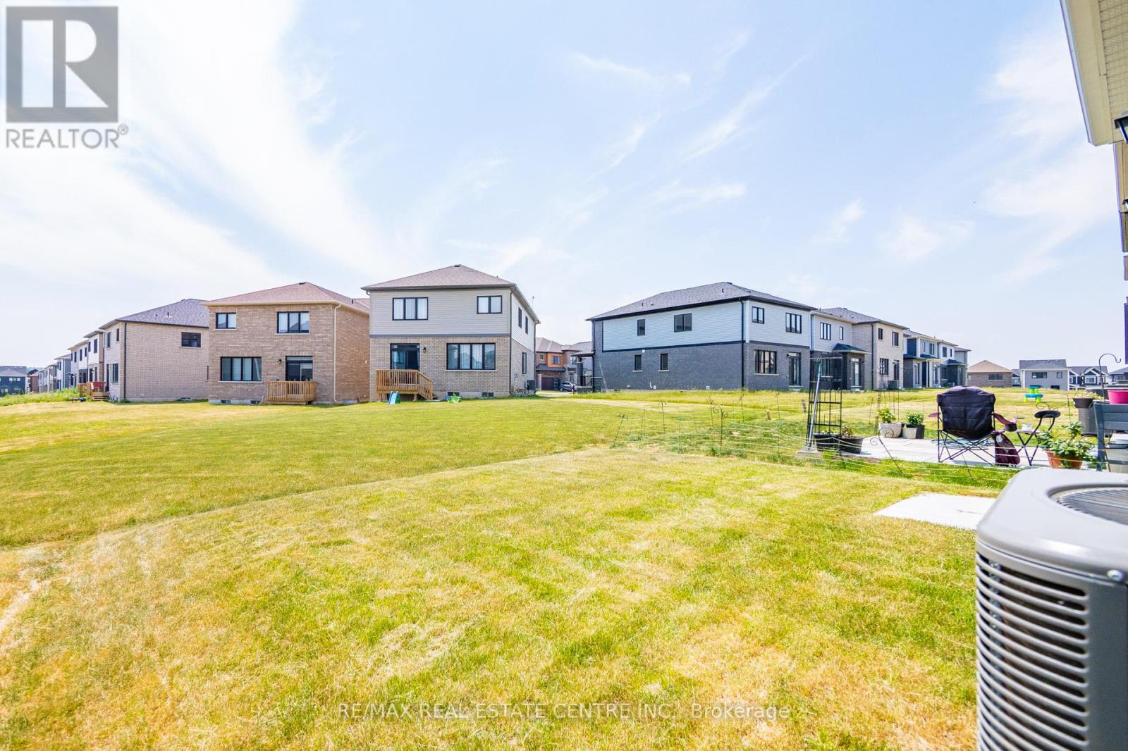 54 Lilac Circle, Haldimand, Ontario  N3W 0H6 - Photo 38 - X12205838