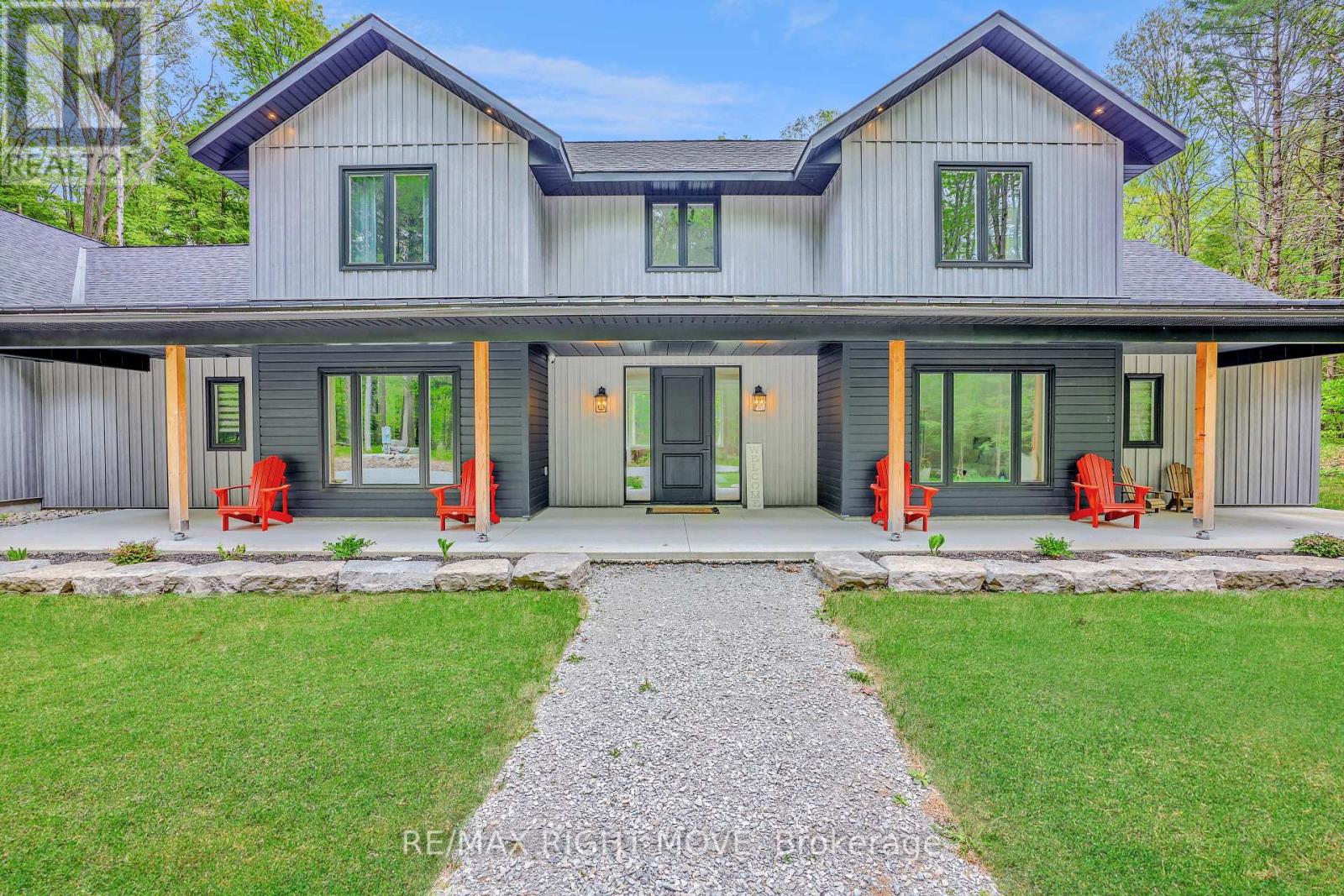 1025 Davis Drive, Gravenhurst, Ontario  P0E 1N0 - Photo 2 - X12205856