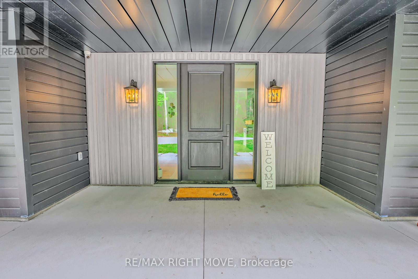 1025 Davis Drive, Gravenhurst, Ontario  P0E 1N0 - Photo 3 - X12205856