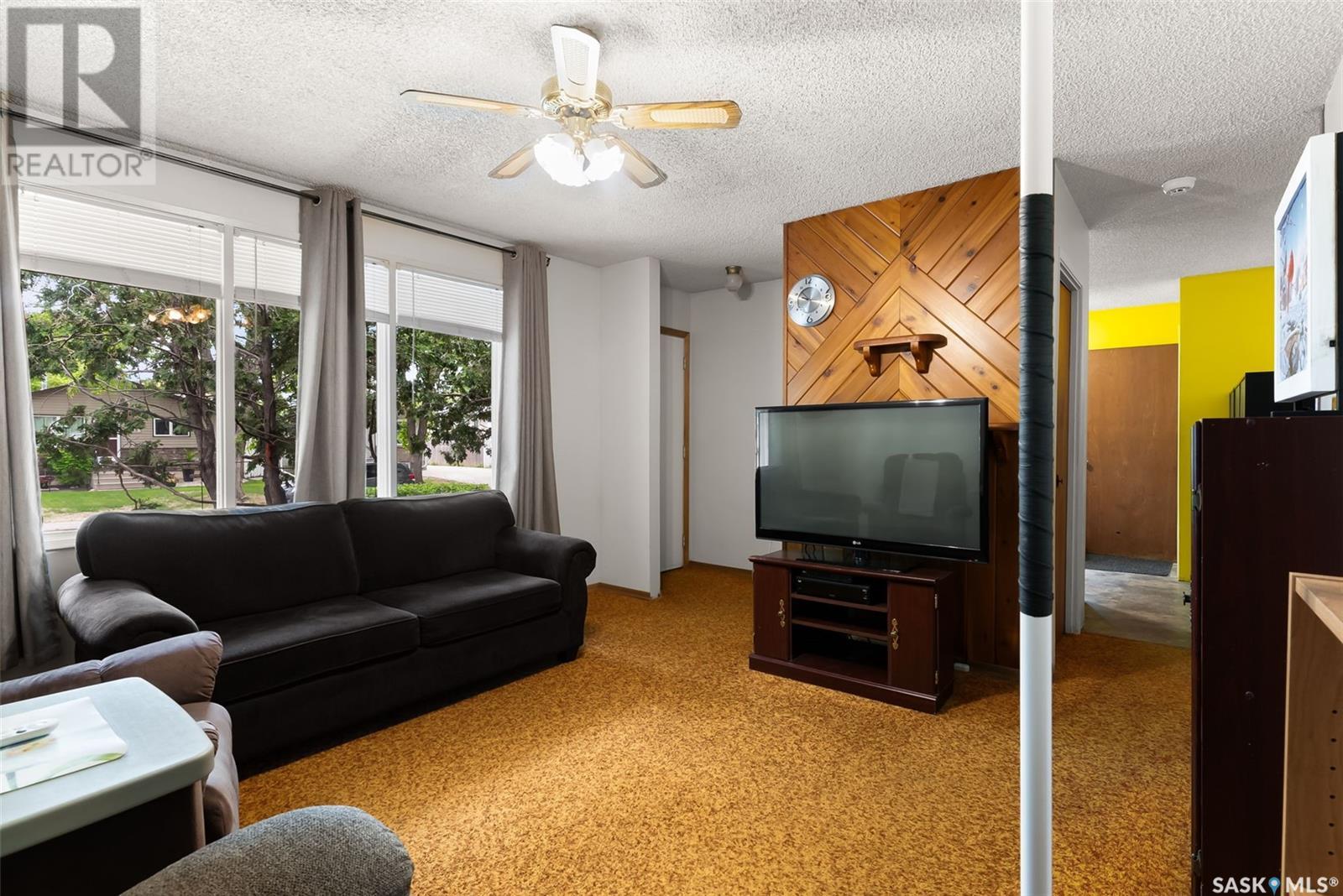 10 Piapot Bay, Regina, Saskatchewan  S4R 6L1 - Photo 4 - SK007960