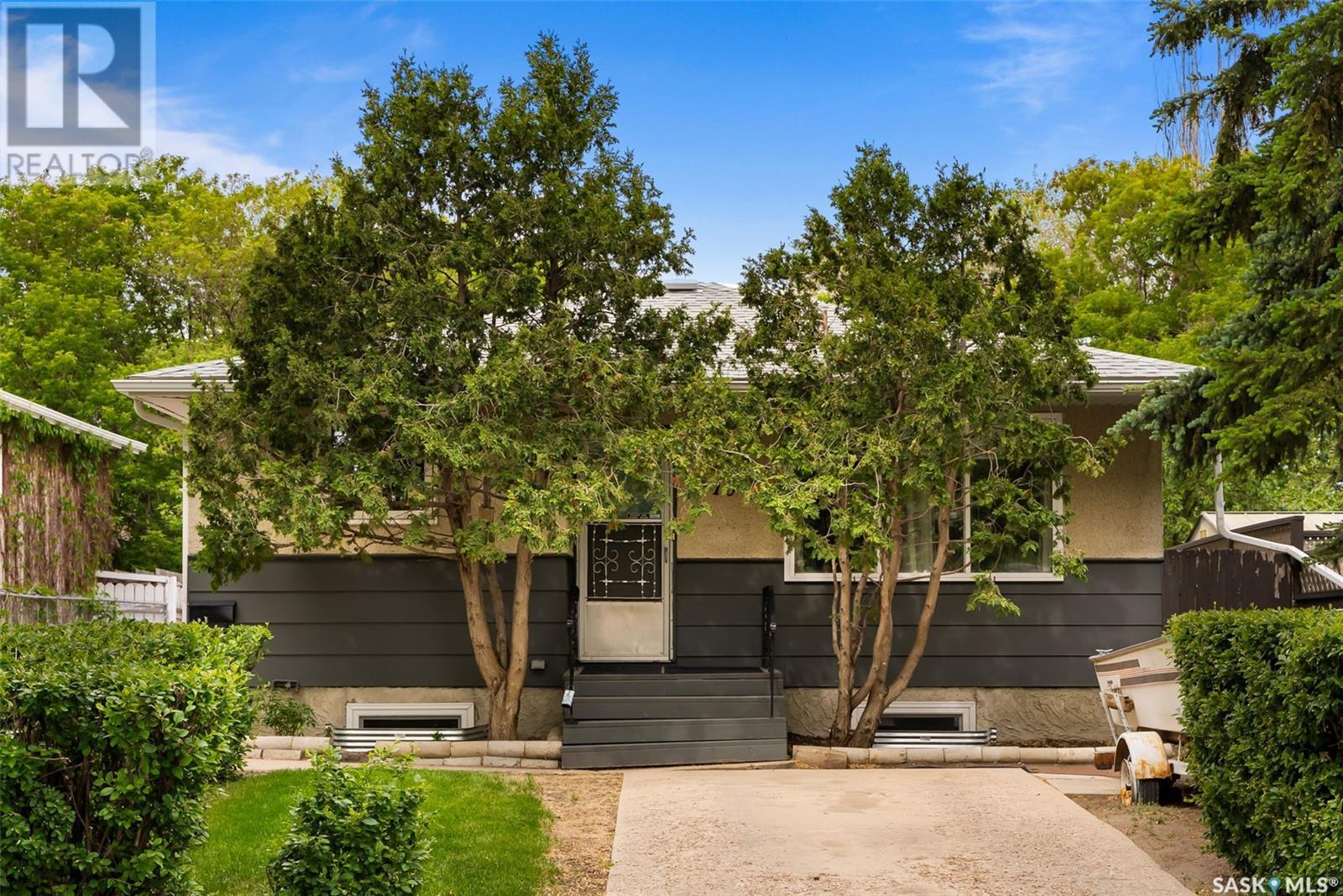 10 Piapot Bay, Regina, Saskatchewan  S4R 6L1 - Photo 2 - SK007960