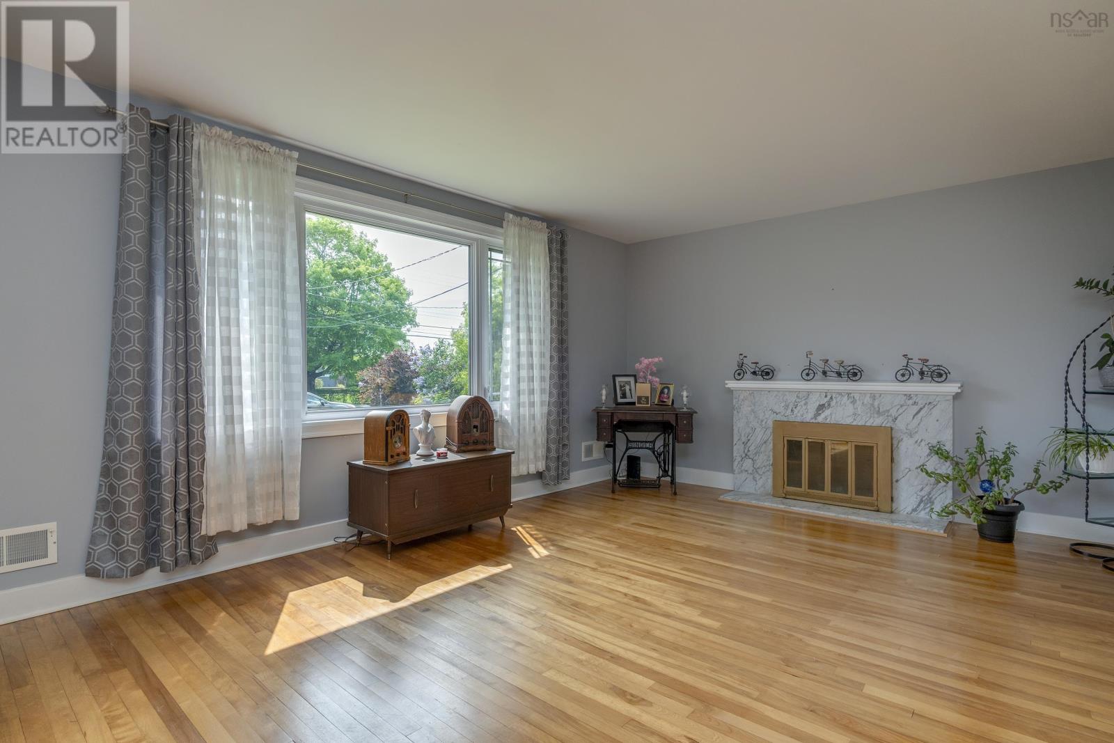 Property at 17 Penhorn Drive image 5