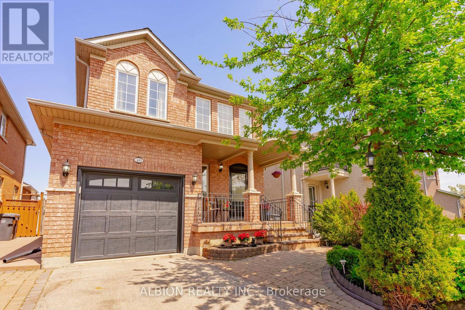 40 Emily Carr Crescent, Caledon, Ontario  L7E 2K9 - Photo 1 - W12145331