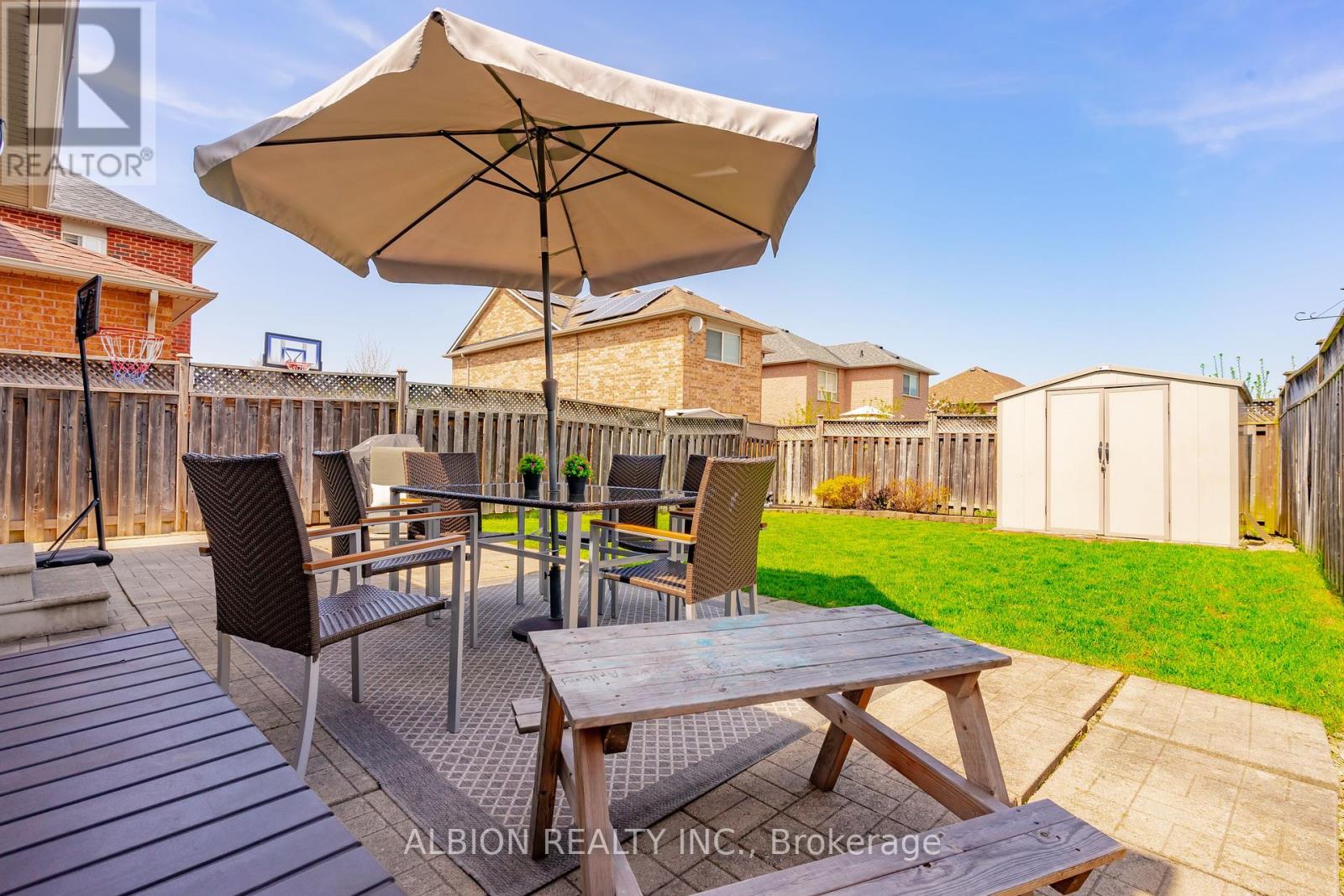 40 Emily Carr Crescent, Caledon, Ontario  L7E 2K9 - Photo 36 - W12145331