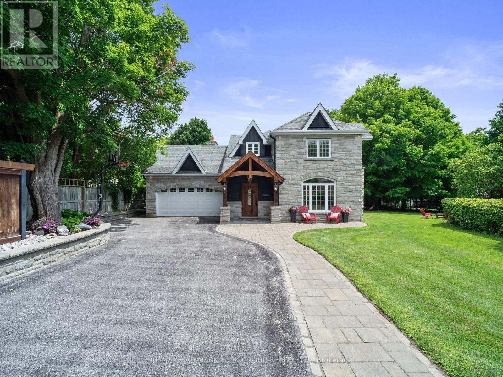 105 DUCKWORTH STREET, Barrie, Ontario