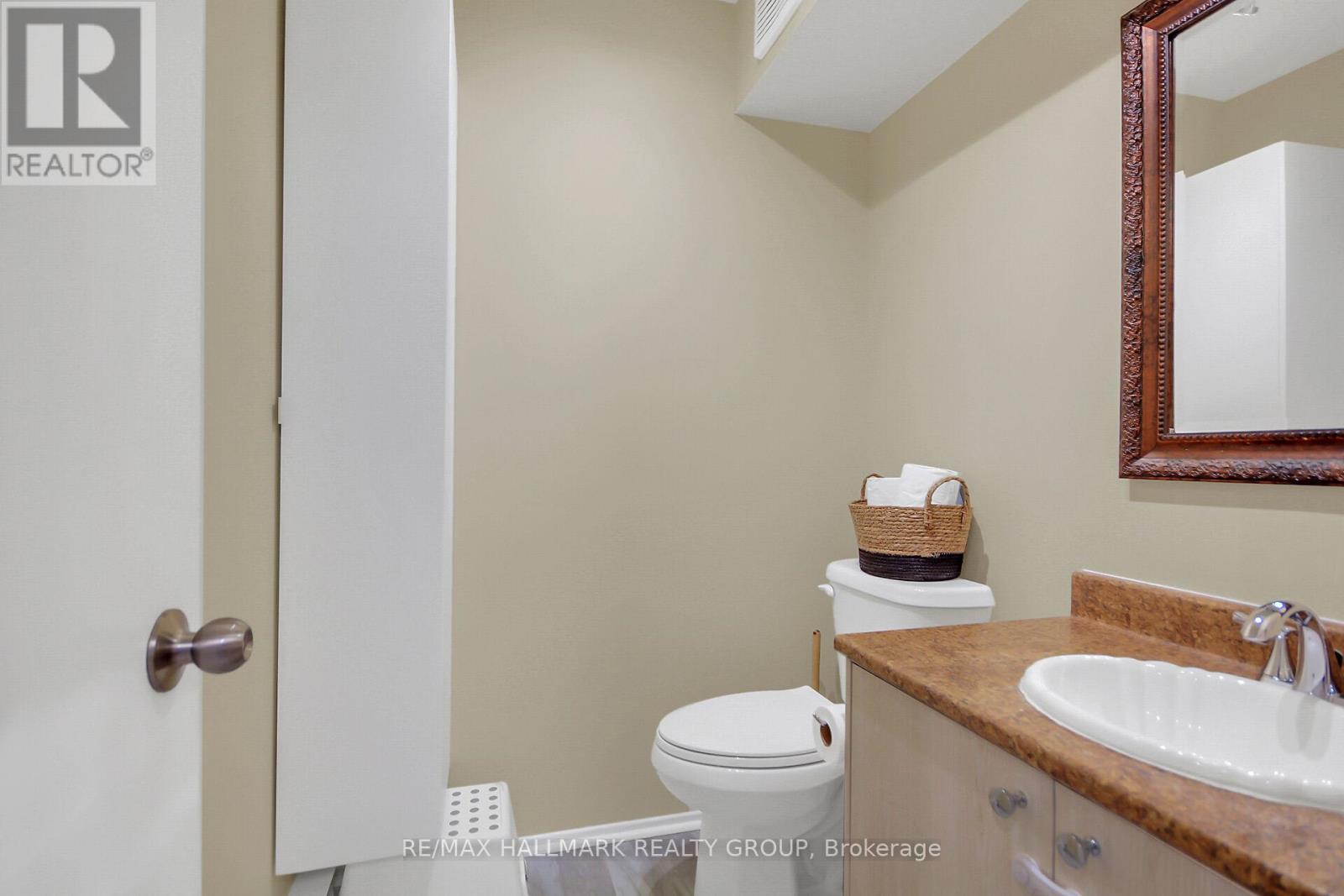 906 Tanguay Court, Ottawa, Ontario  K2L 3X5 - Photo 15 - X12081729