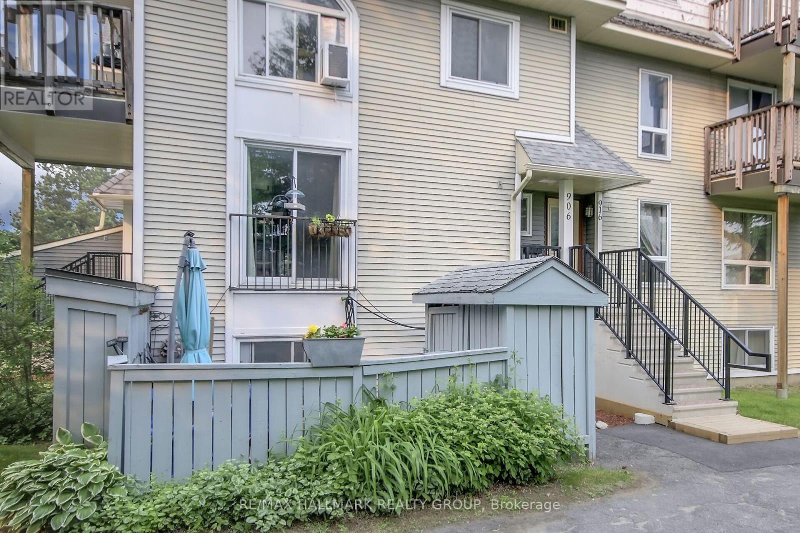 906 Tanguay Court, Ottawa, Ontario  K2L 3X5 - Photo 2 - X12081729