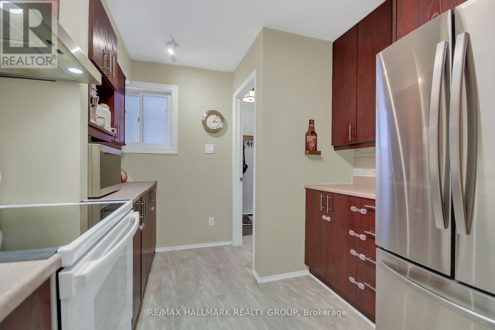 906 Tanguay Court, Ottawa, Ontario  K2L 3X5 - Photo 28 - X12081729
